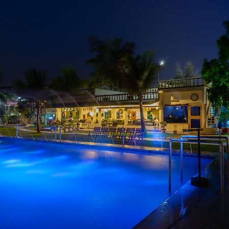 Quality Inn Palms Gāndhīdhām Extérieur photo