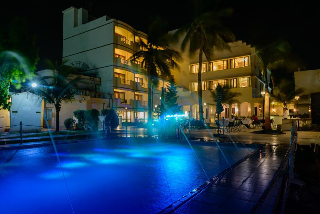 Quality Inn Palms Gāndhīdhām Extérieur photo