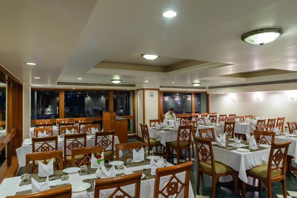 Quality Inn Palms Gāndhīdhām Extérieur photo