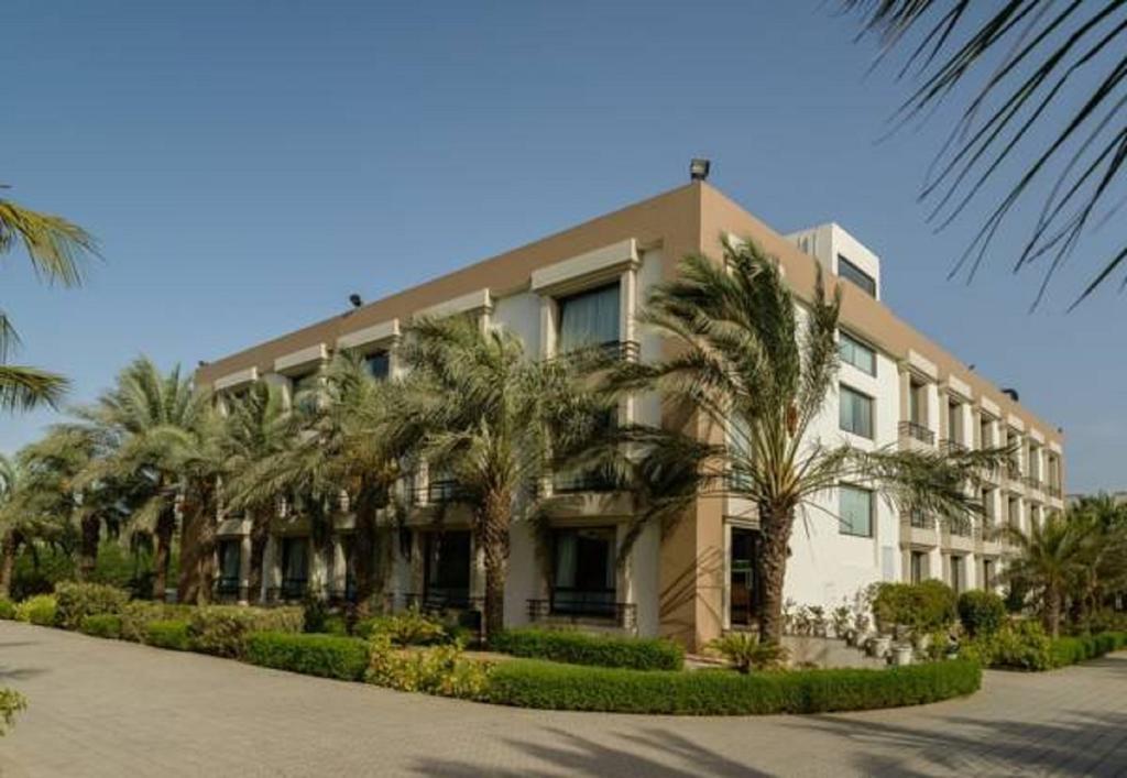 Quality Inn Palms Gāndhīdhām Extérieur photo