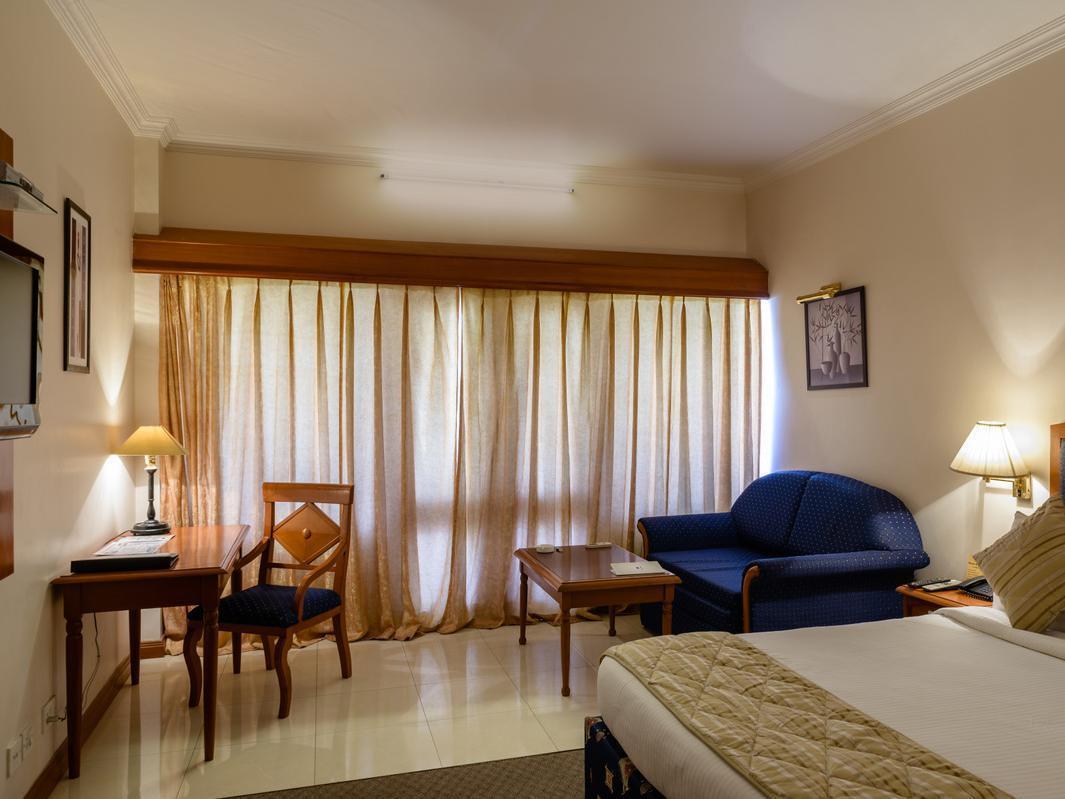 Quality Inn Palms Gāndhīdhām Extérieur photo