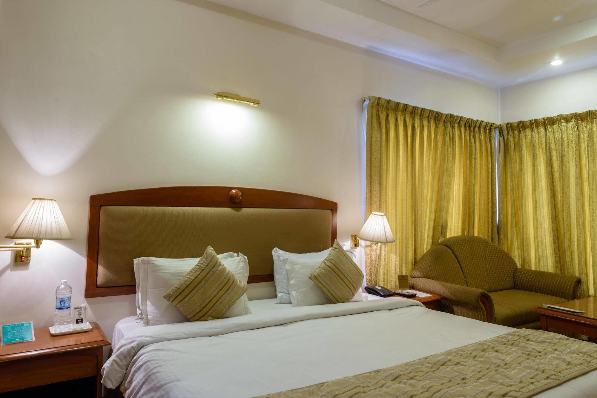 Quality Inn Palms Gāndhīdhām Extérieur photo
