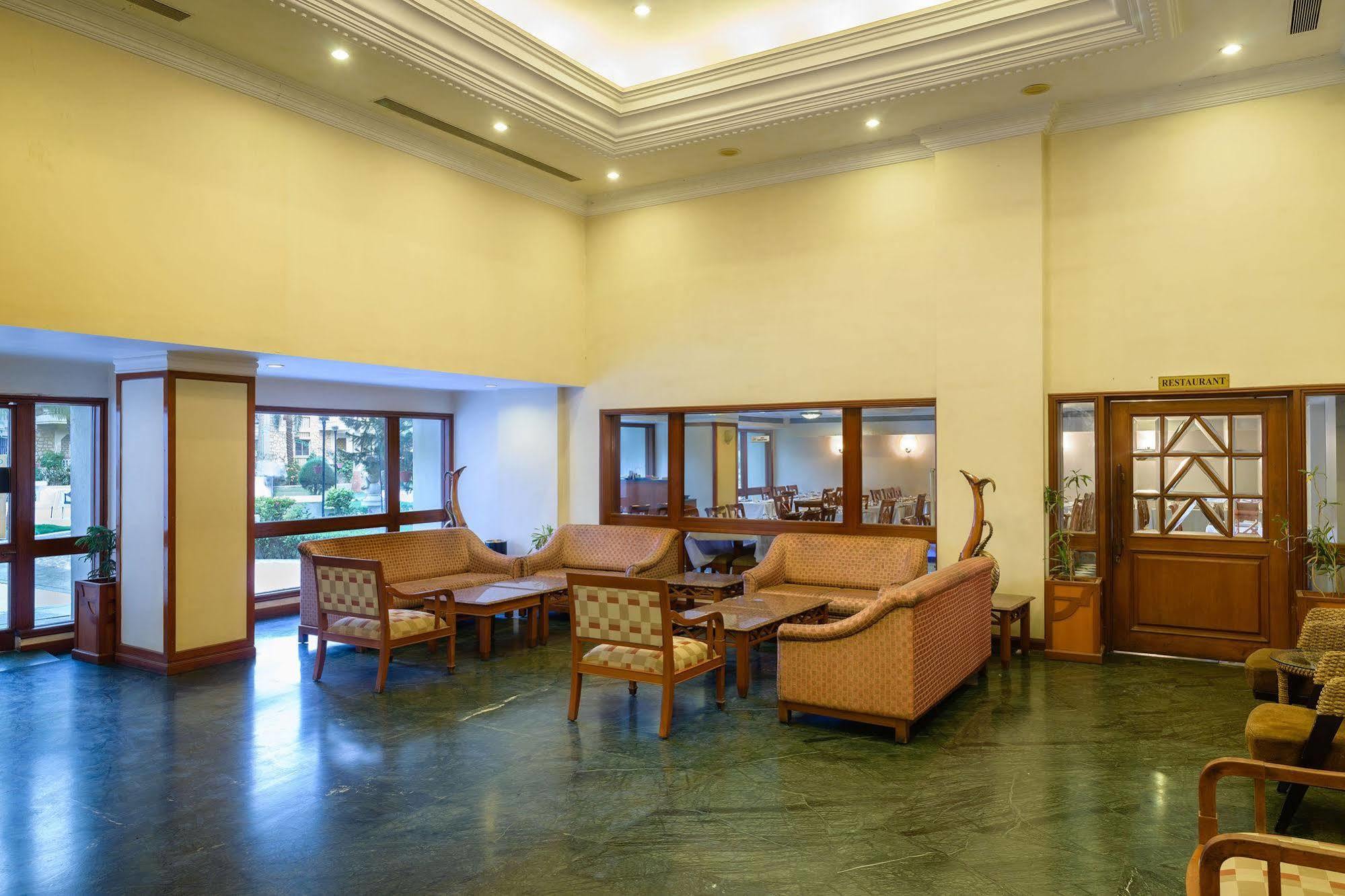 Quality Inn Palms Gāndhīdhām Extérieur photo